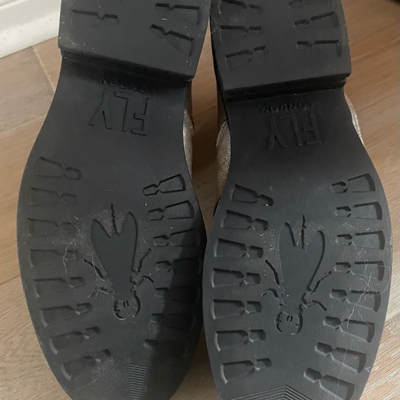 FLY LONDON distressed metallic combat boots. - Picture 4 of 4